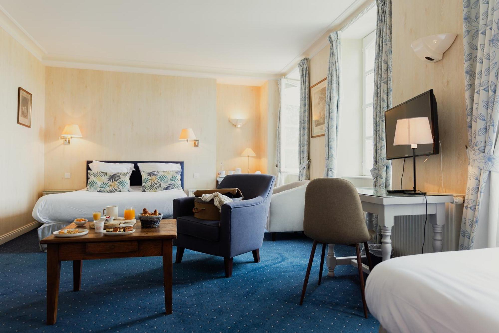 Hotel Le D'avaugour 3*