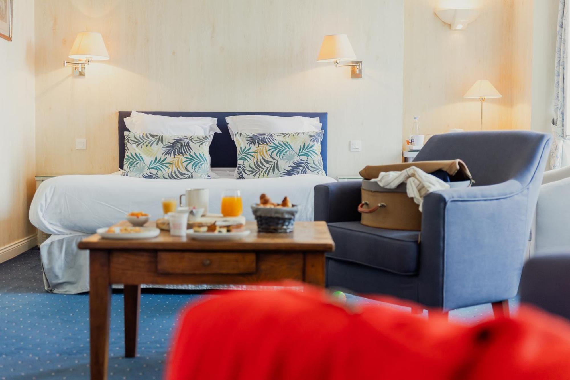 Le D'avaugour Hotel 3*